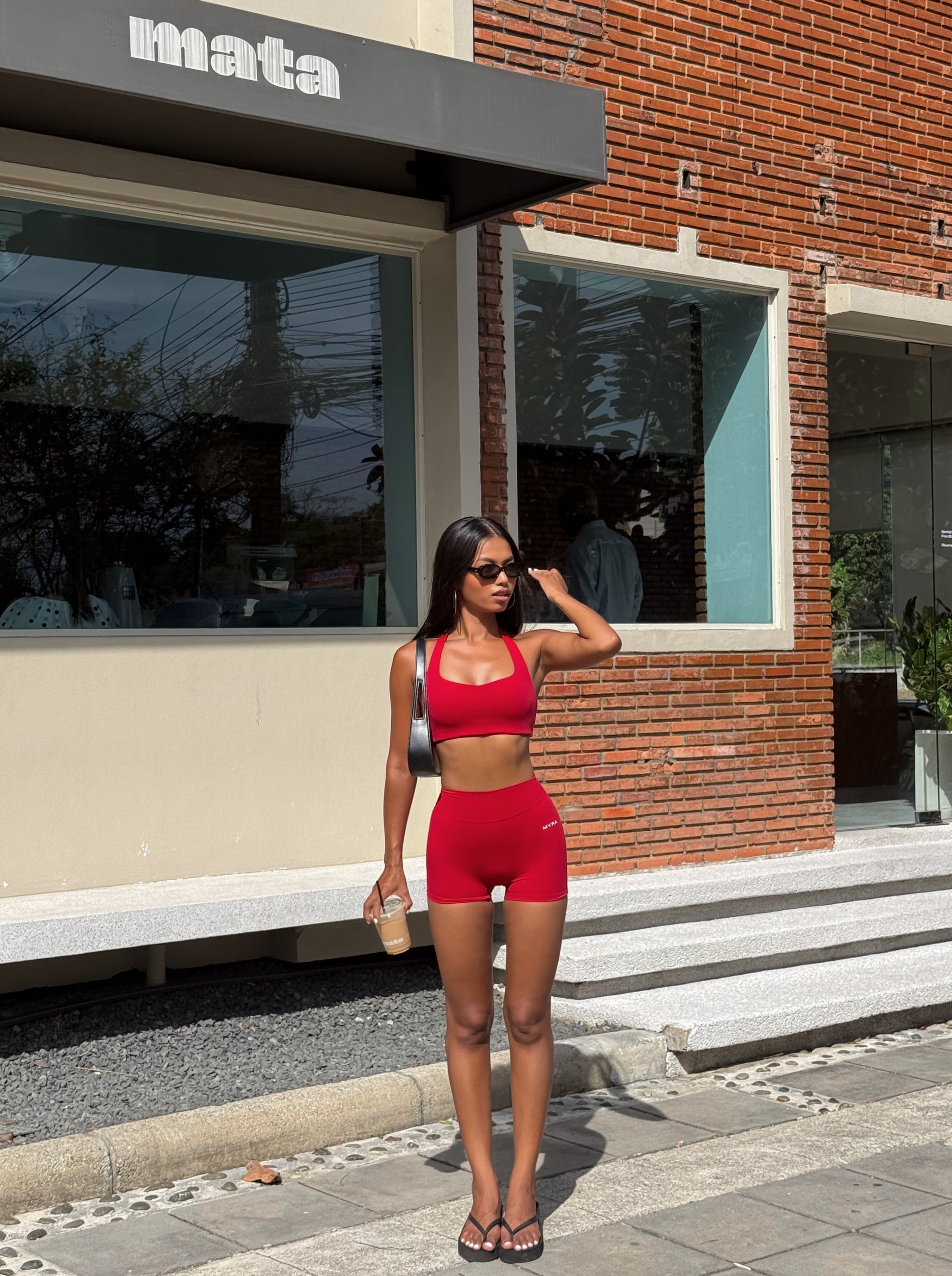 Aura Invisible Scrunch Shorts - Red
