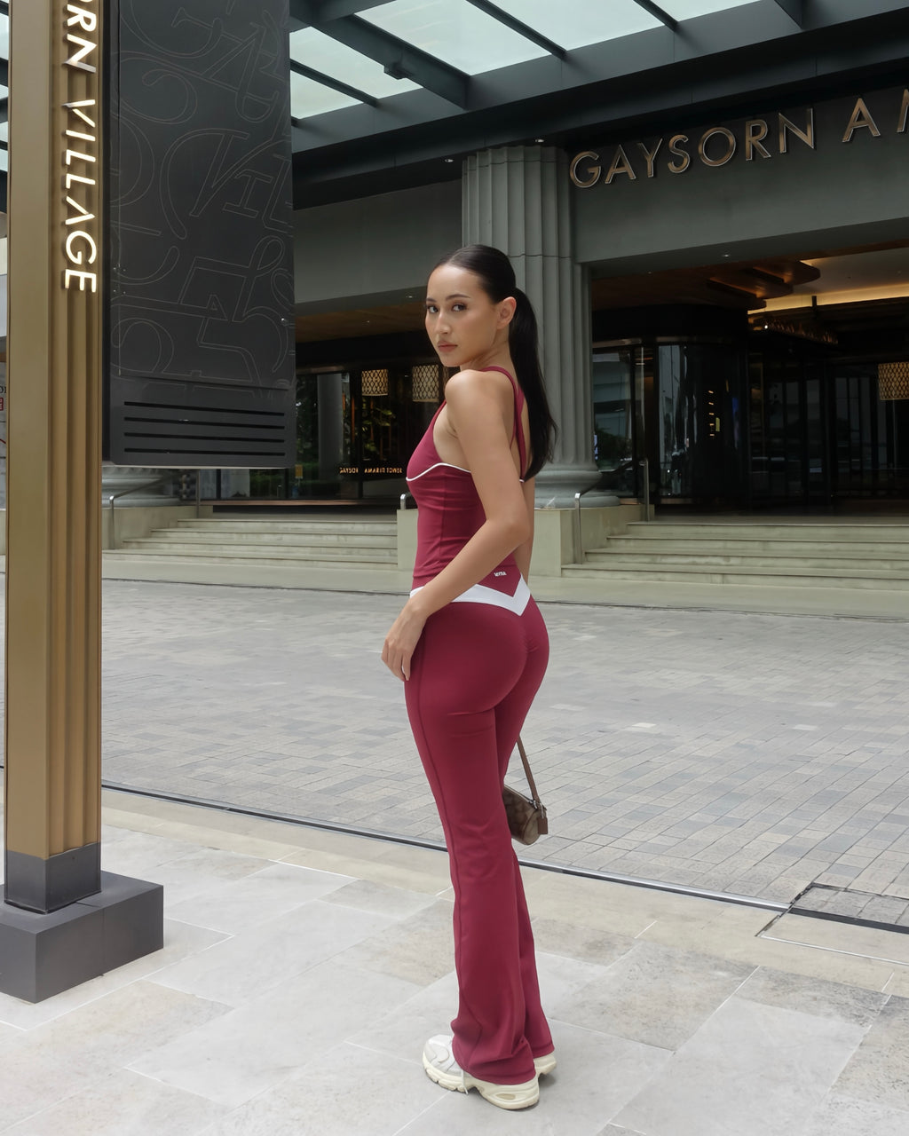 V-Flare Leggings - Maroon