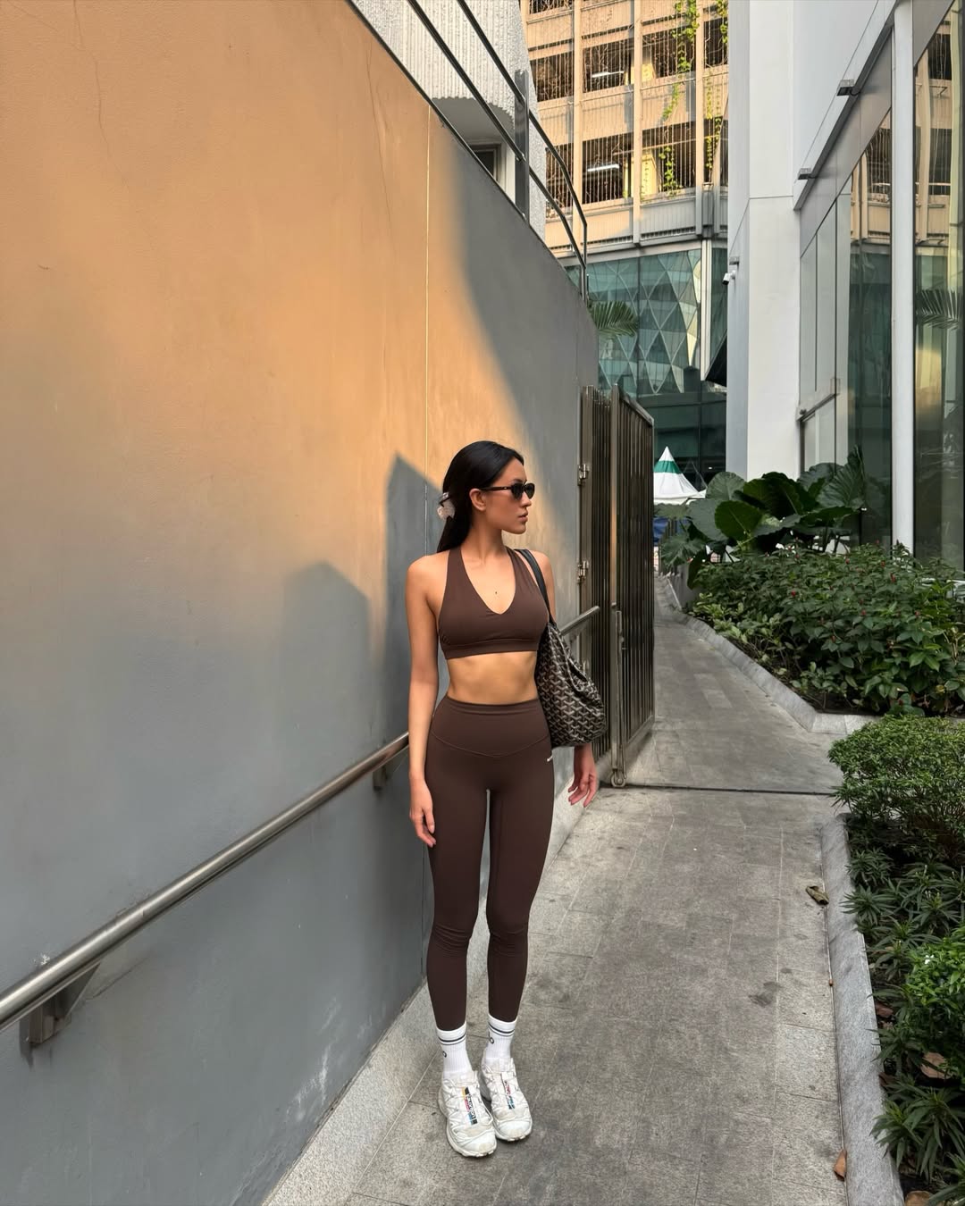 Aura V-Waist Leggings - Espresso